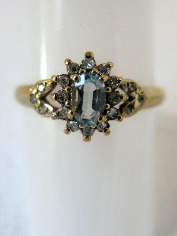 9ct Diamond & Large Aquamarine Ring